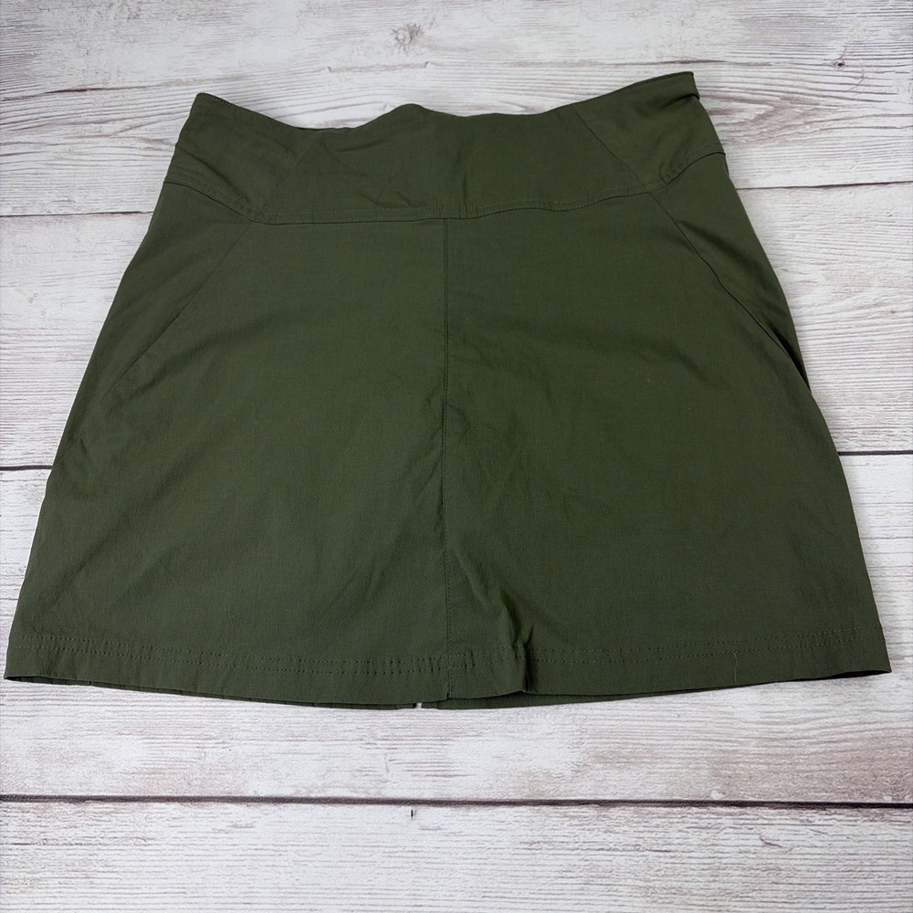 Royal Robbins Discovery III Skort Women's 8 Army Green Back Zipper Pocket